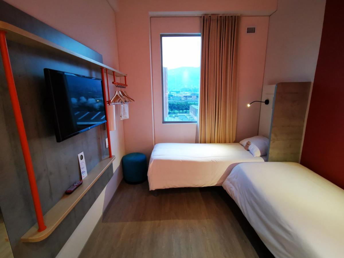 Ibis Budget Itagui Luaran gambar